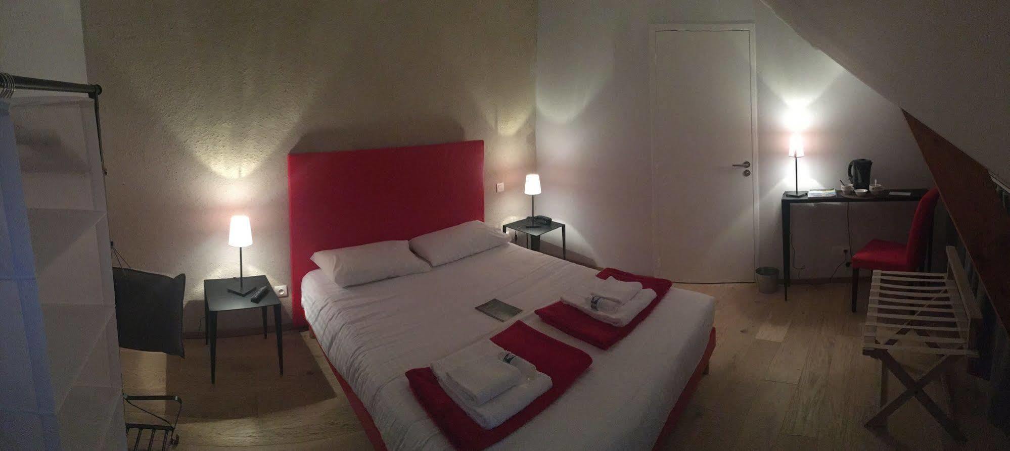 Rocaminori Hotel Louresse-Rochemenier Экстерьер фото